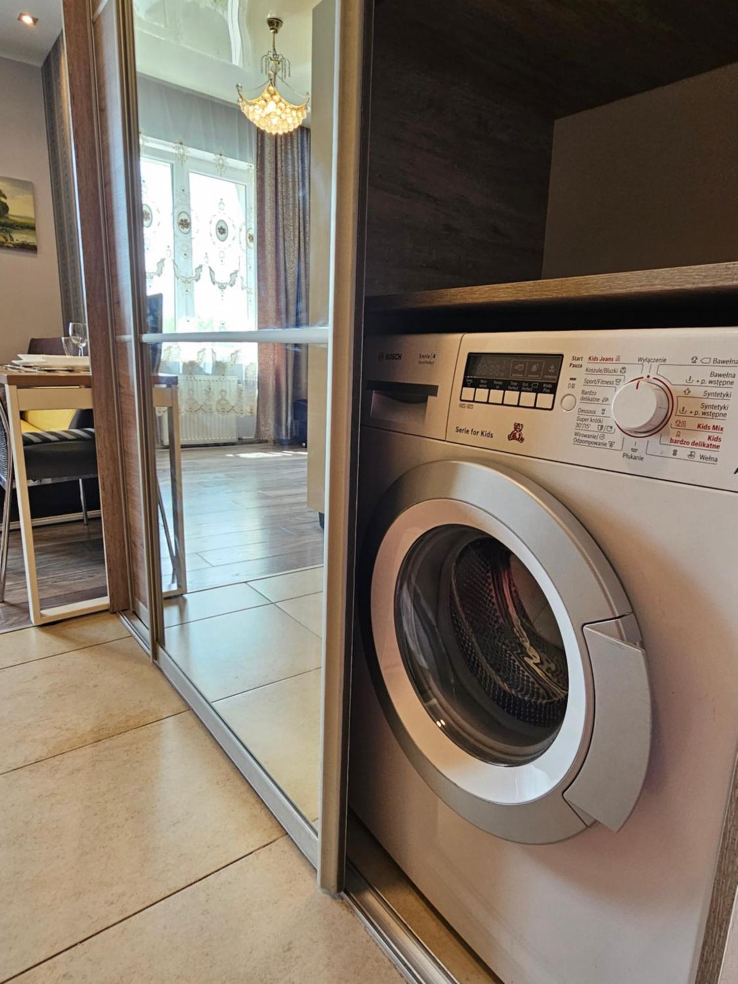 Apartment Close To Royal Lazienki Park, недалеко от олинек Warsaw